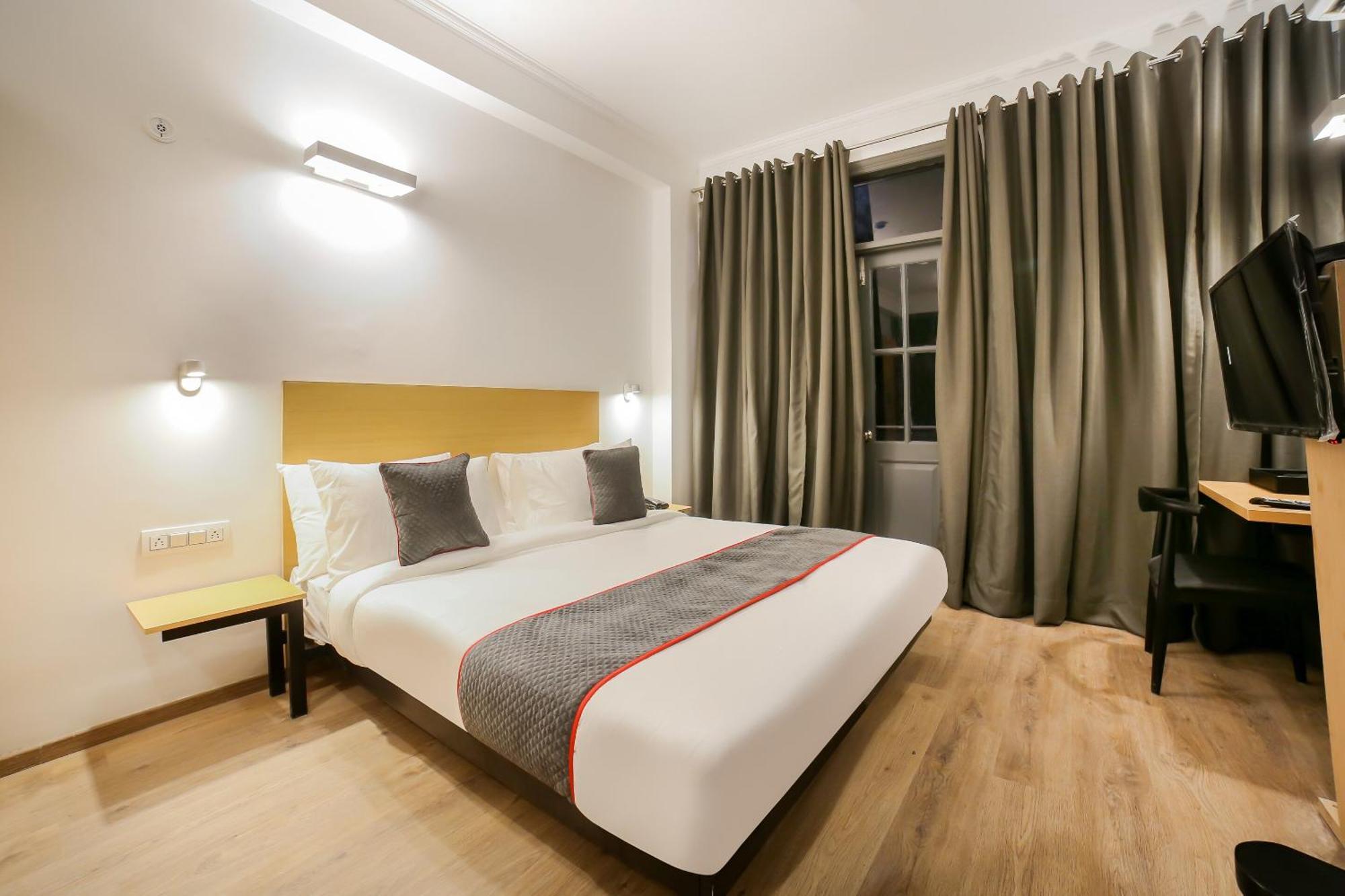 Townhouse 330 Dlf Phase-2 Near Leisure Valley Park Gurgaon Exteriör bild
