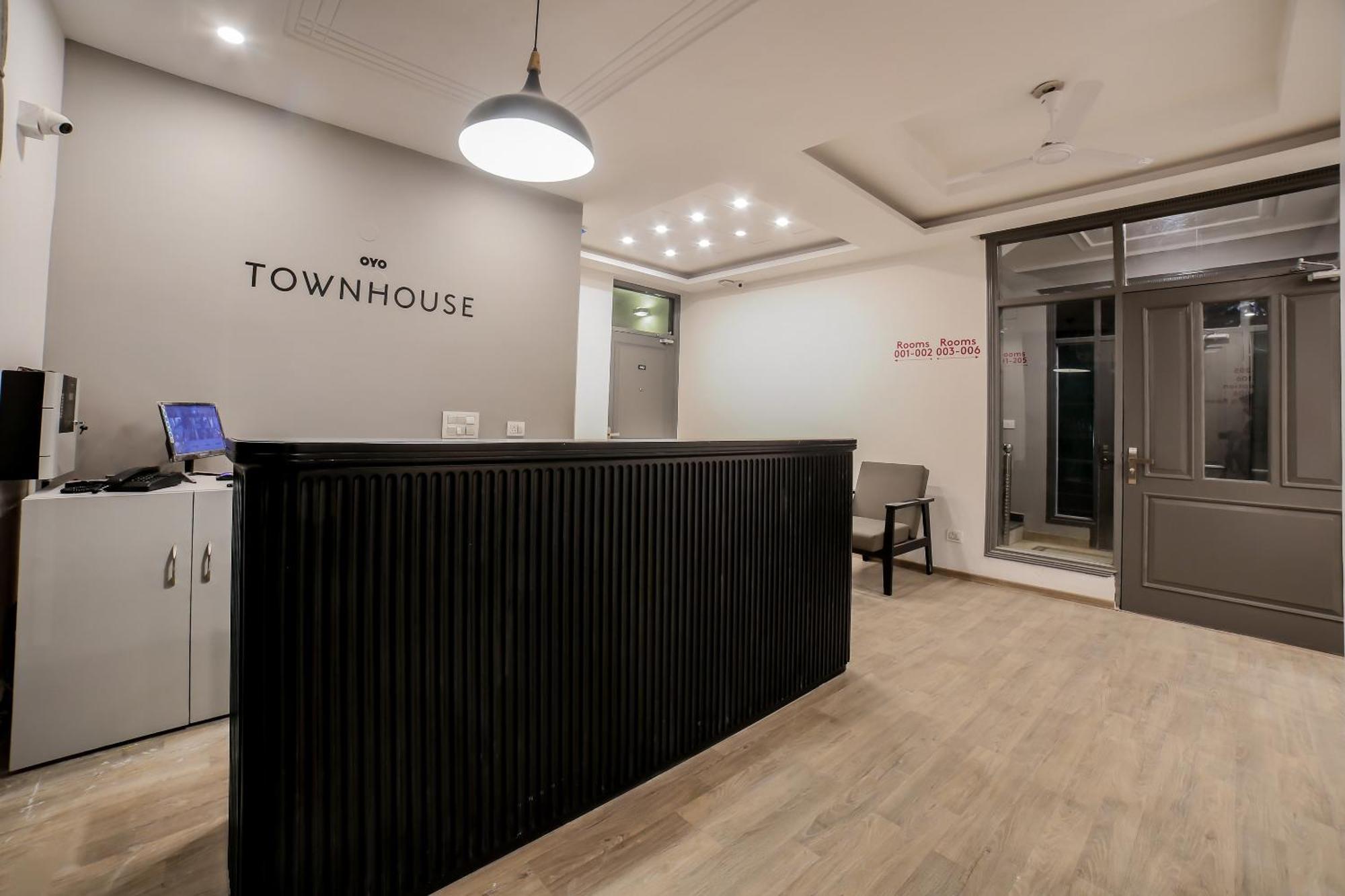 Townhouse 330 Dlf Phase-2 Near Leisure Valley Park Gurgaon Exteriör bild