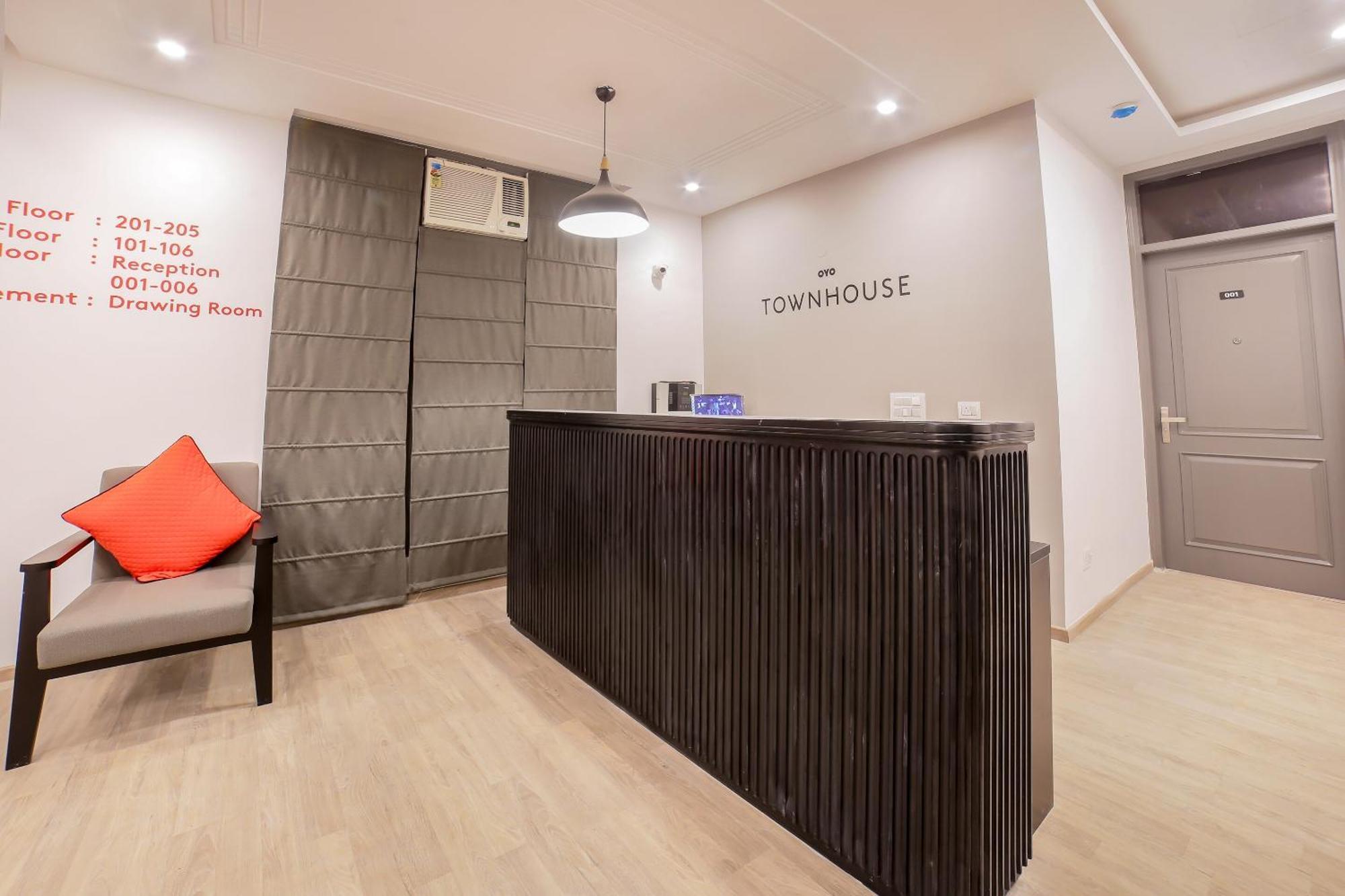 Townhouse 330 Dlf Phase-2 Near Leisure Valley Park Gurgaon Exteriör bild